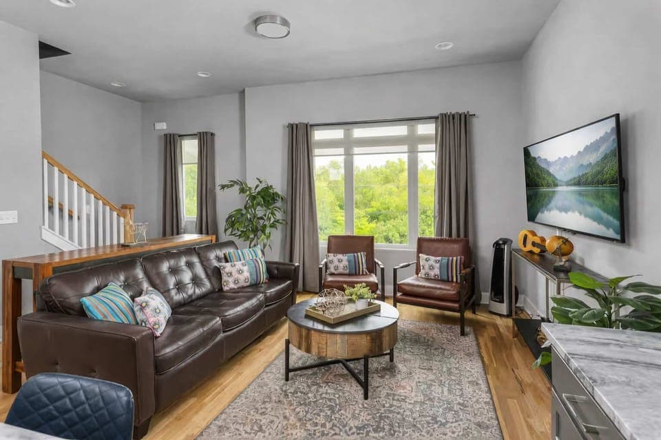 Relax with your family or friends in our warm and stylish living room!