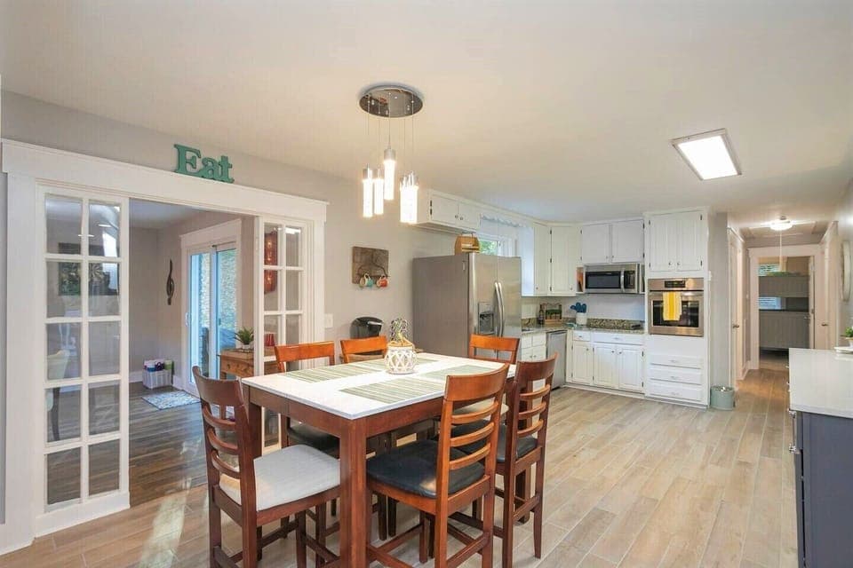 Plenty enough room for more than one cook.