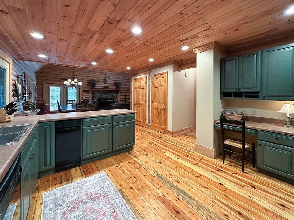 Kitchen, Main Level