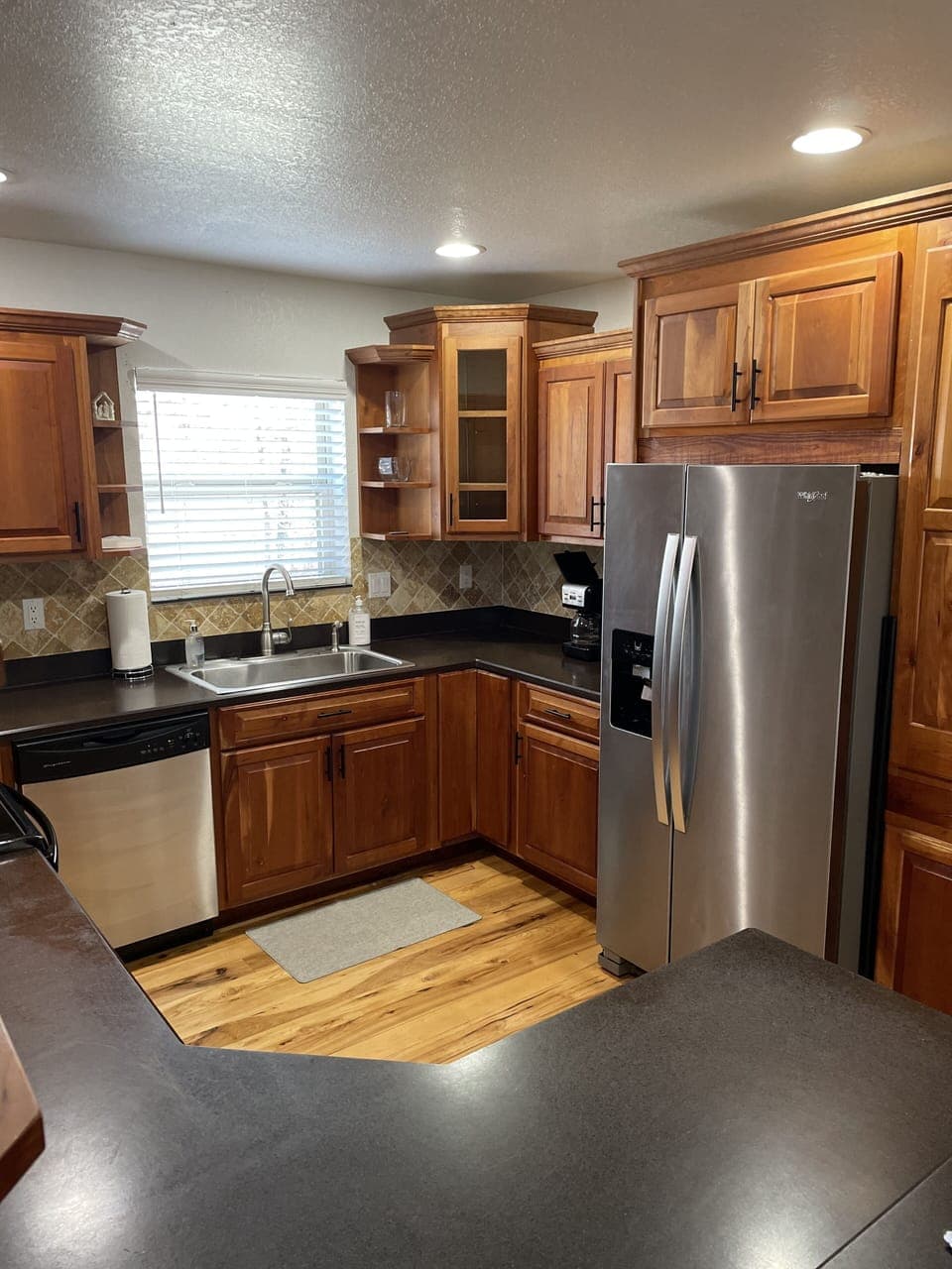 Full kitchen 
