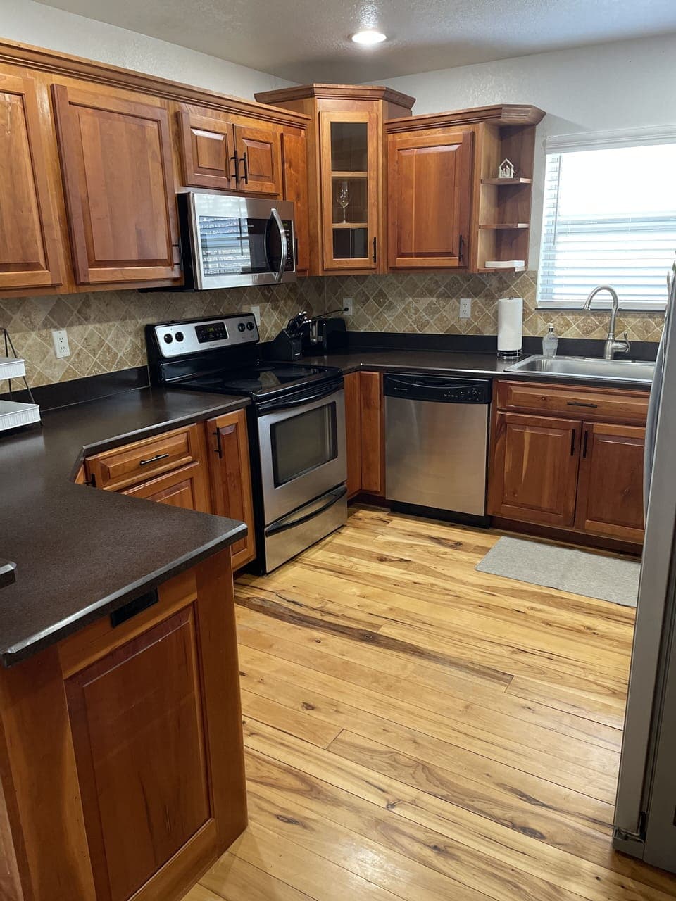 Full kitchen 