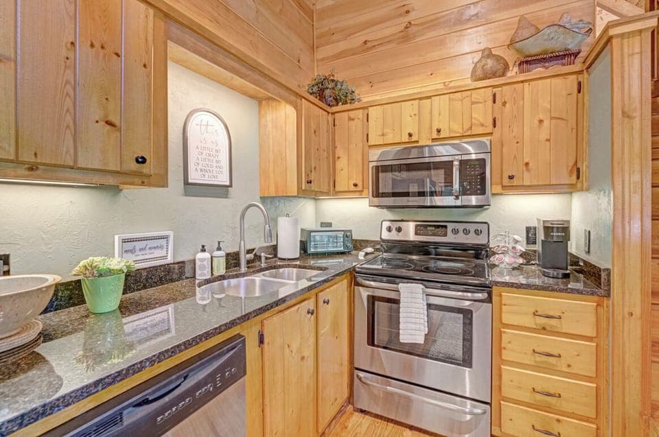 Kitchen--- Granite Counter-tops, Stainless Steel