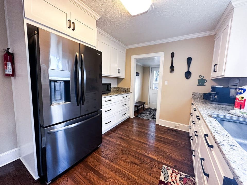 Two Pines Kitchen 