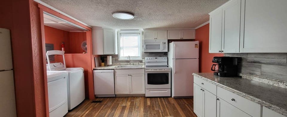www.cherrygrovegrouprentals.com