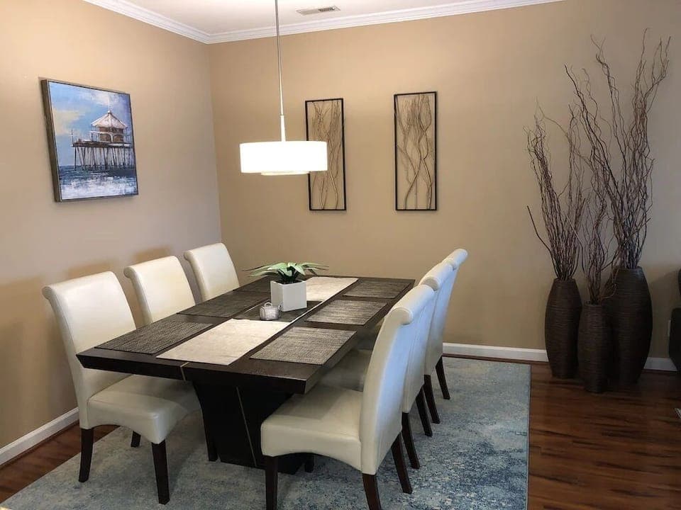 Dining for 8