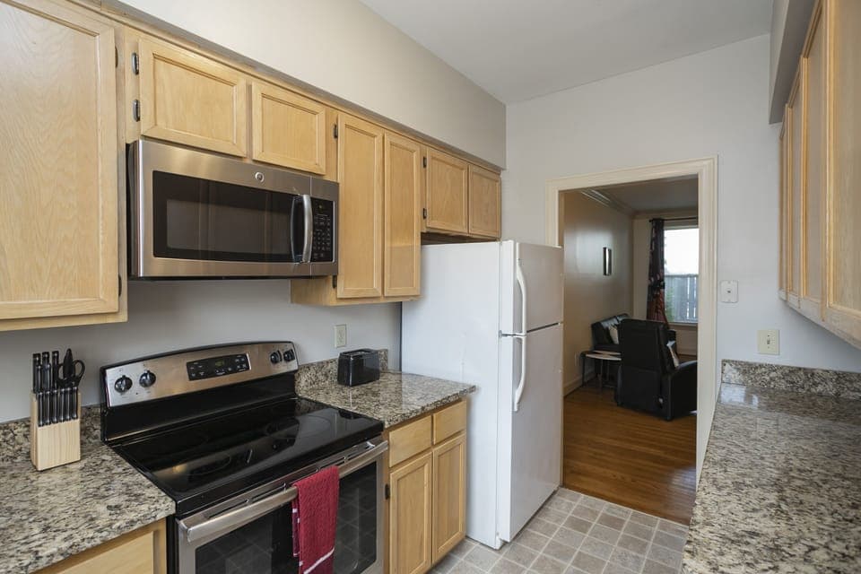 full kitchen