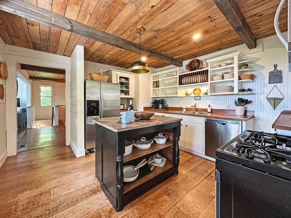 Kitchen, Main Level