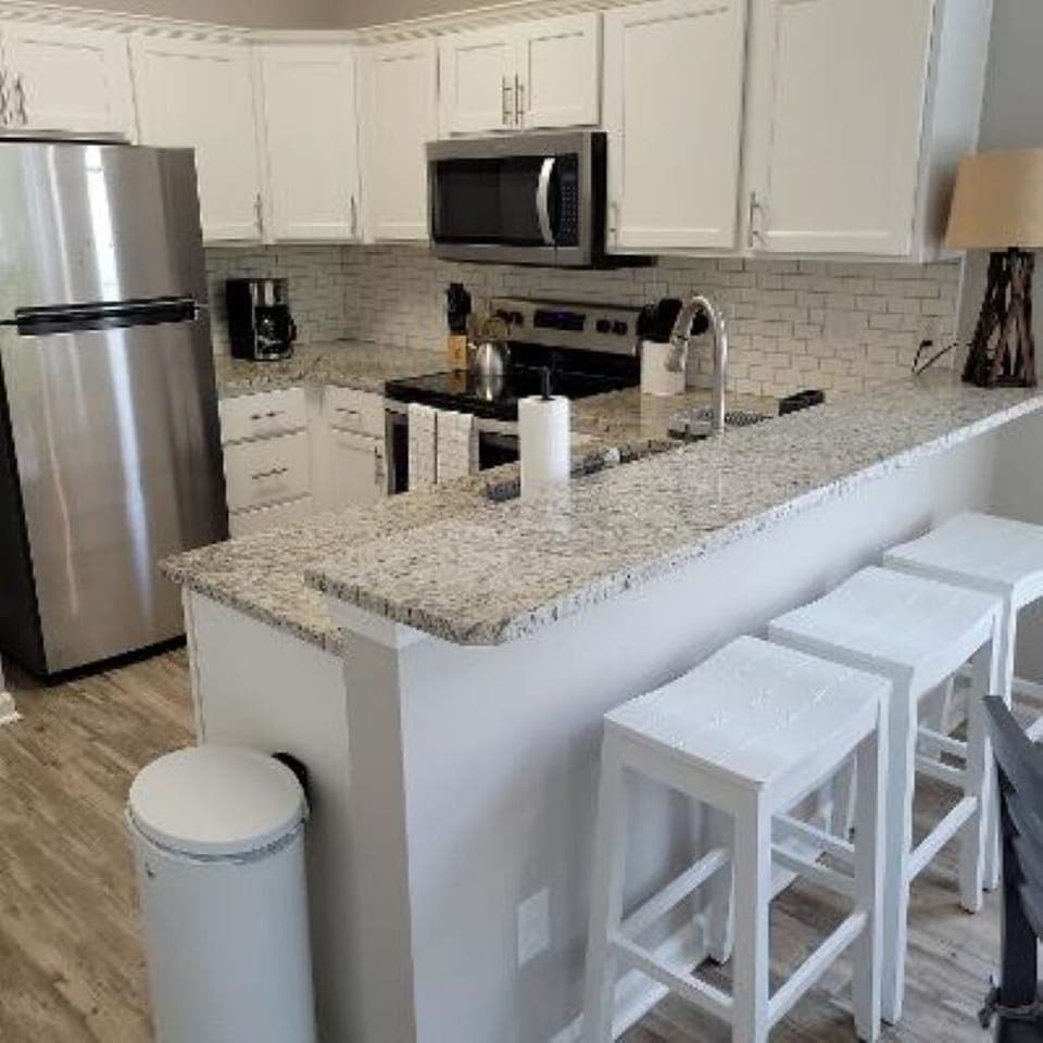Breakfast Bar - seating for 3