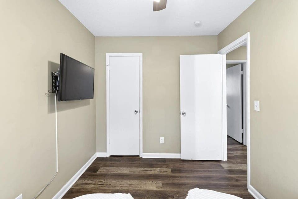 Second bedroom