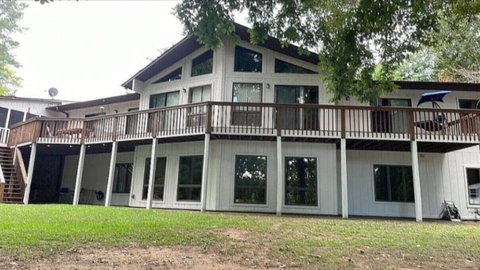 Back of house - All bedrooms have a lake view!  