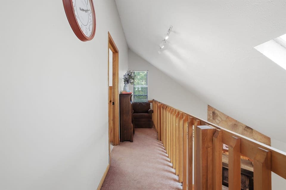 Upper Level Balcony