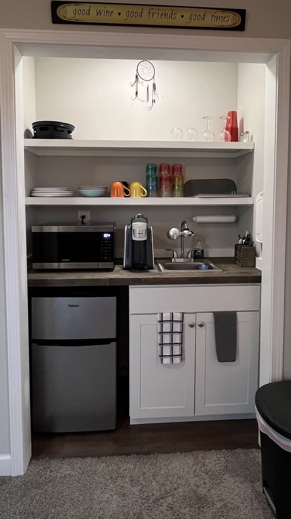 The kitchenette has everything you need, including micro/air-fryer/convection.