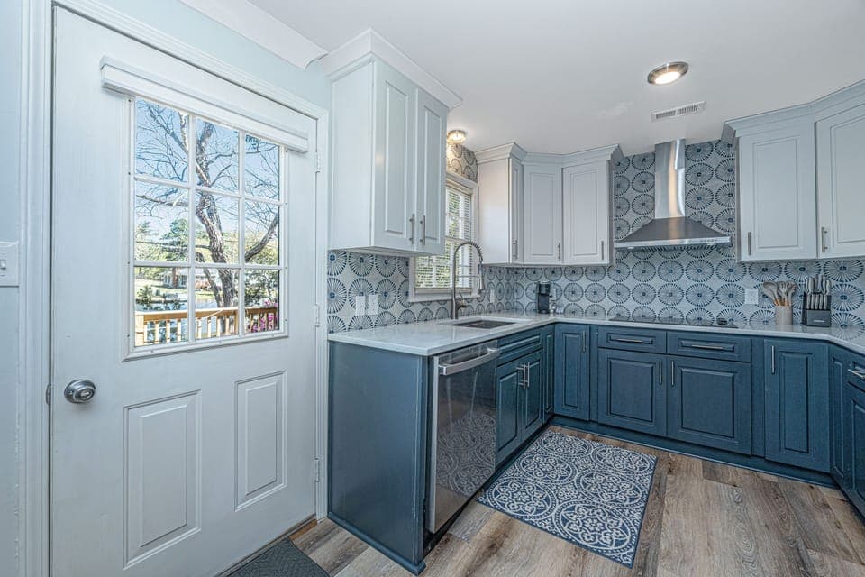 Fully Equipped & Newly Renovated Kitchen
