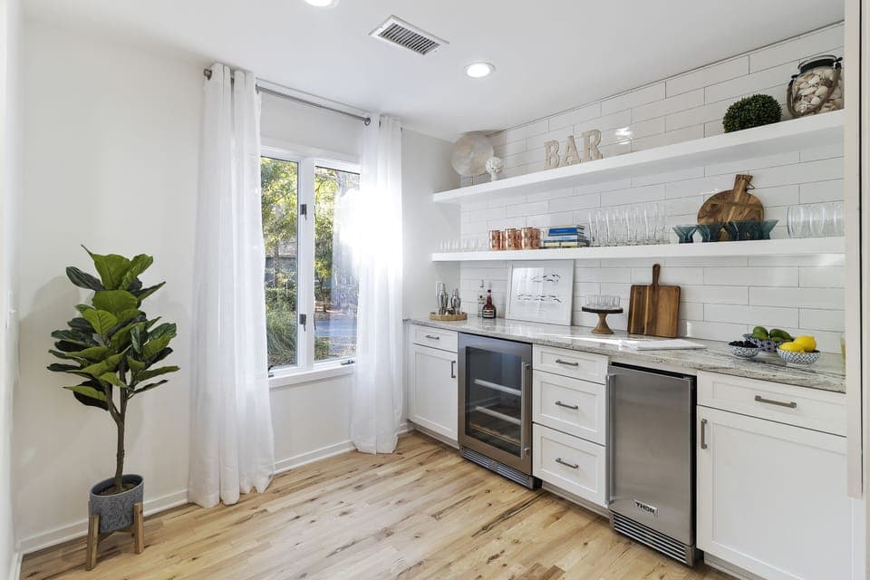 Wet Bar Area