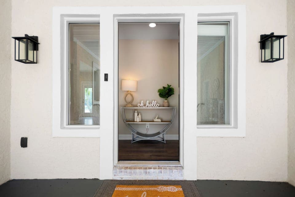 Welcome to Lakefront Living!