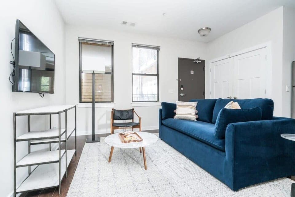 CozySuites MusicRow Classy 1BR w/free parking!