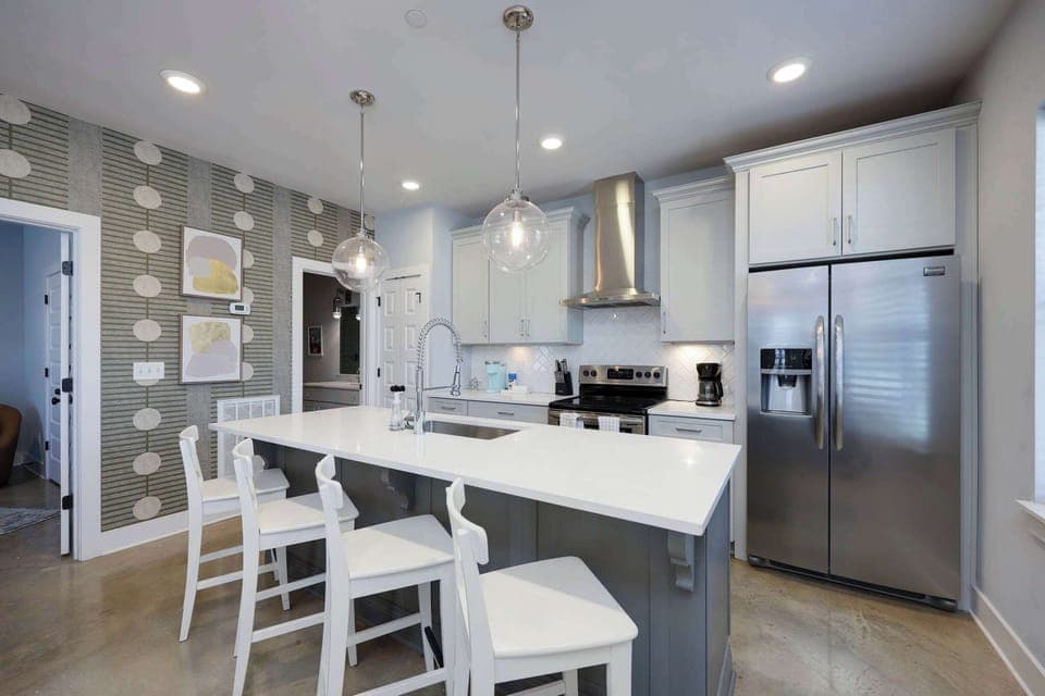 Stylish space with modern finishes, perfect for culinary adventures!