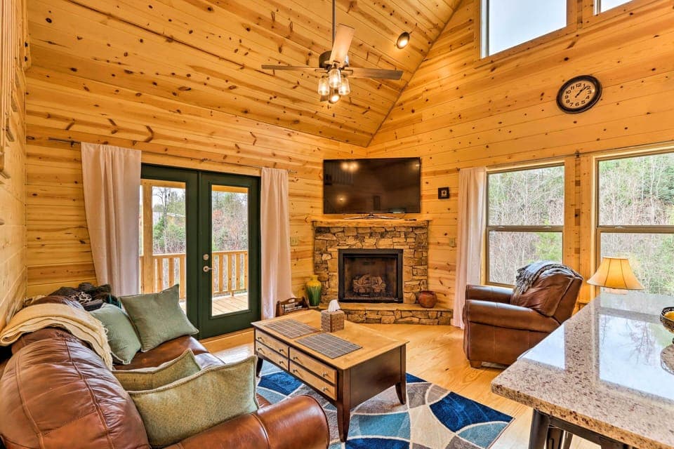 Murphy Vacation Rental | 1BR | 2BA | 1,200 Sq Ft | Stairs Required to Enter