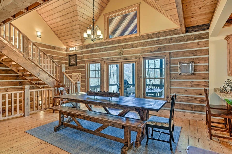 Dining Table | Dishware/Flatware Provided