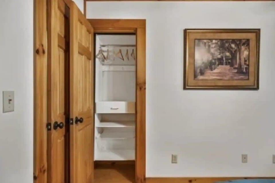 2nd bedroom closet