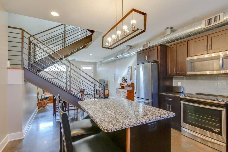full kitchen
