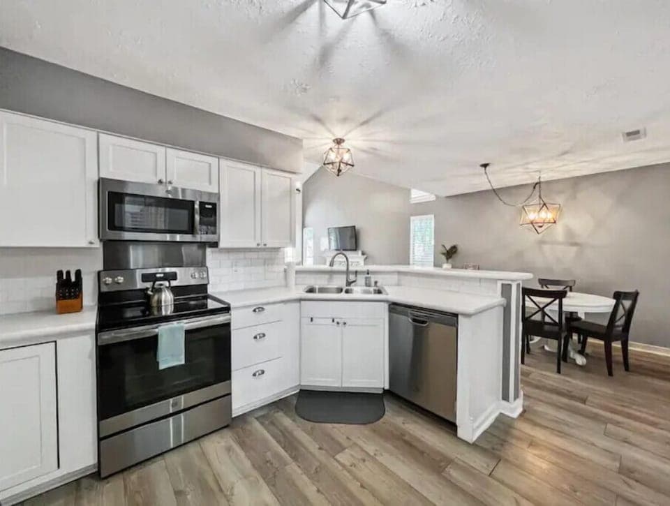 Fully functional kitchen