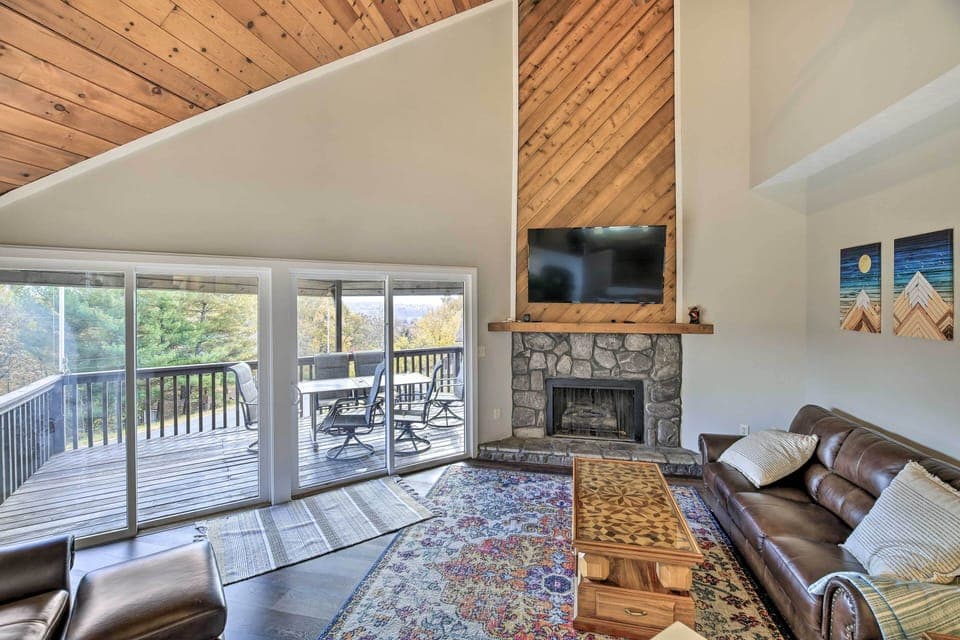 Kingston Vacation Rental | 3BR | 2.5BA | 1,600 Sq Ft | Stairs Required