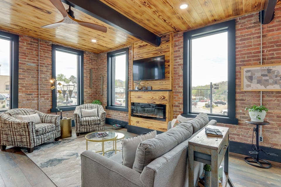 Murphy Vacation Rental | 1BR | 1BA | Stairs Required to Access | 1,056 Sq Ft
