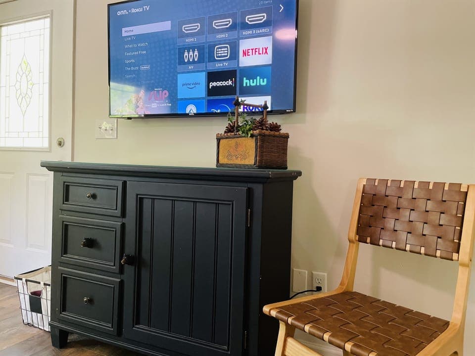 YouTubeTV, Sunday Ticket & Redzone are free to use for our guests! Enjoy live TV & football!