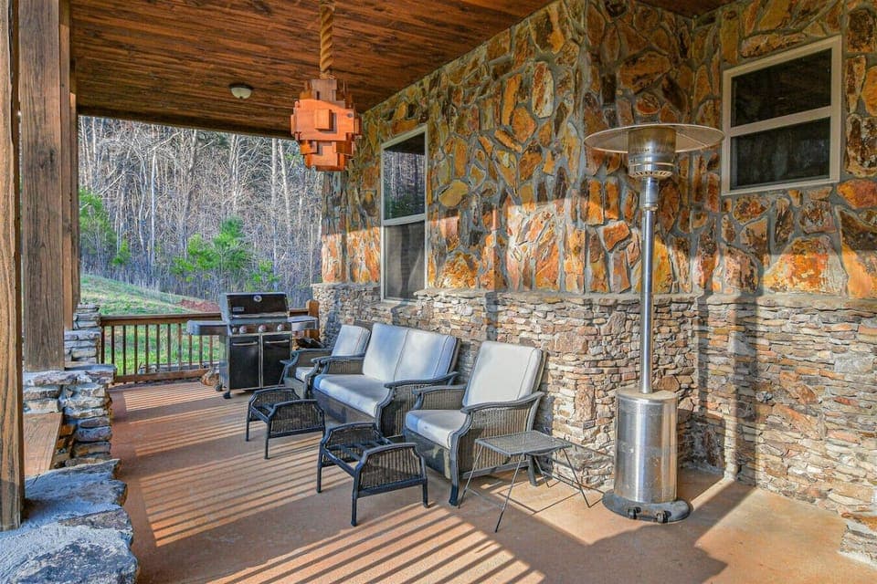 Affordable 3br/2ba Cabin in the Ocoee River Area