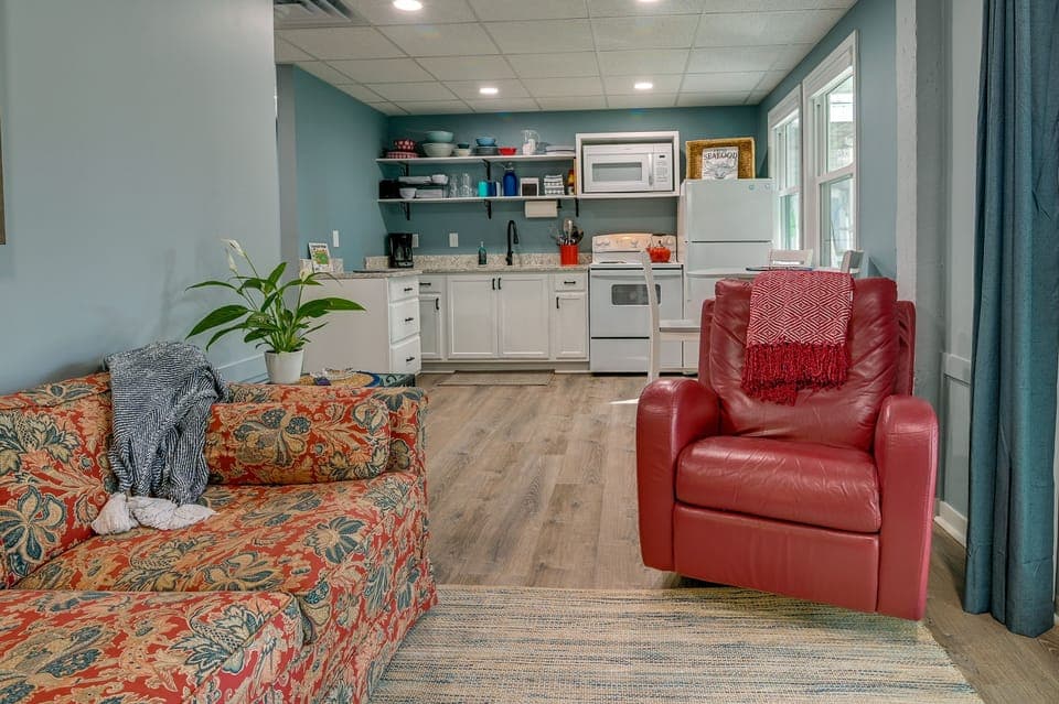 Living Area | Smart TV | Screened Porch Access | 700 Sq Ft