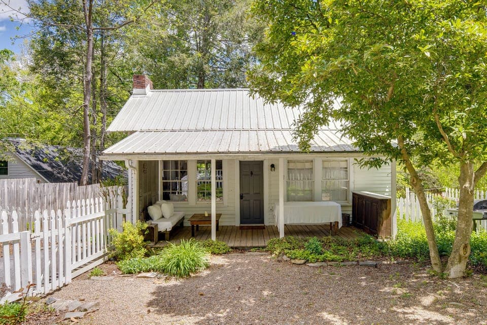 Hendersonville Vacation Rental | 2BR | 1.5BA | 1 Stair Required | 750 Sq Ft