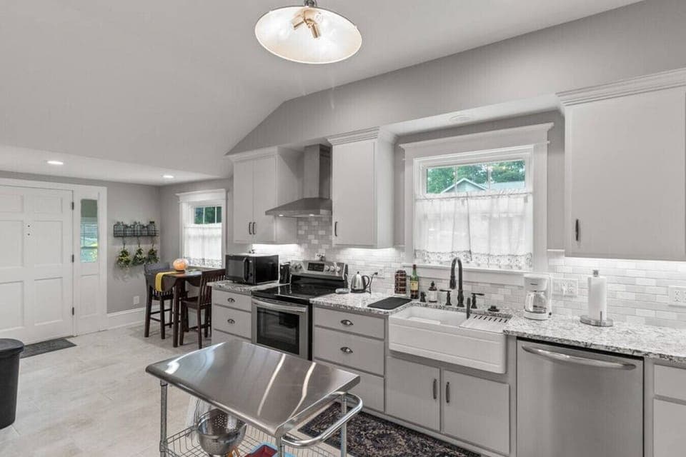 Stainless steel appliances and all your cooking essentials