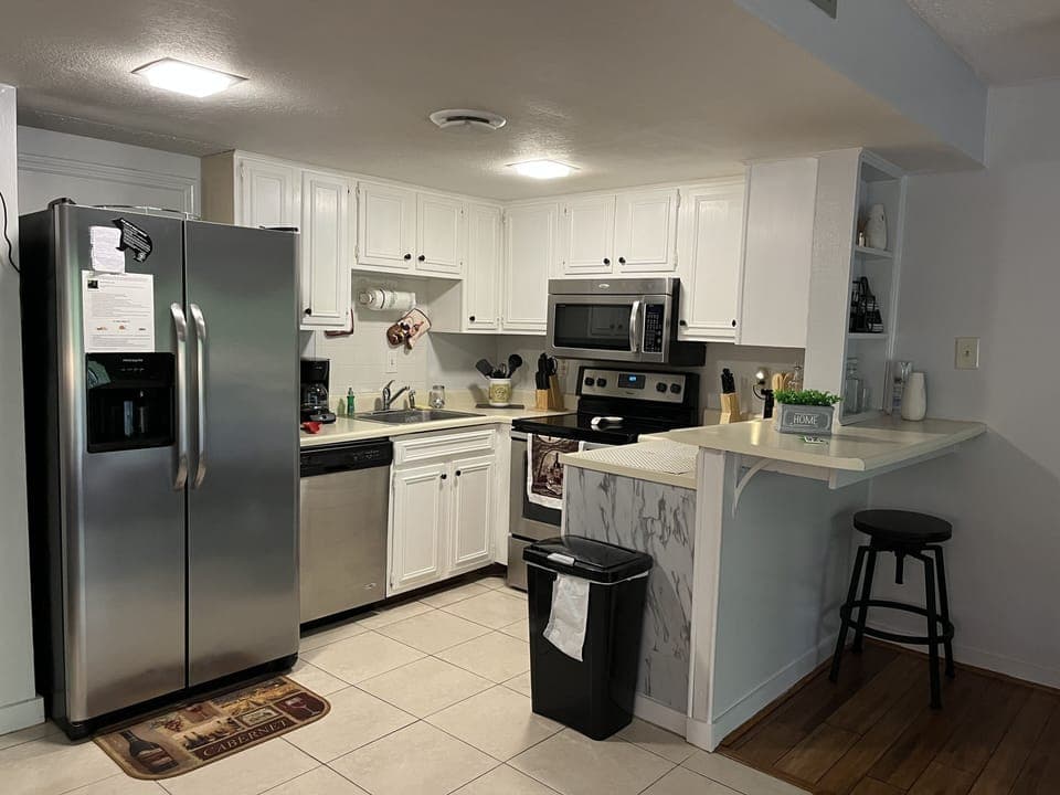 Equipped kitchen 