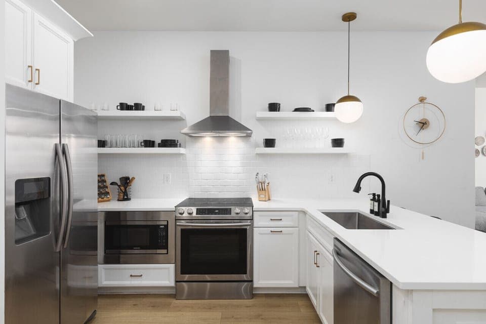 Fully stocked kitchen with all the utensils and cooking supplies you'll need for ease & convenience.