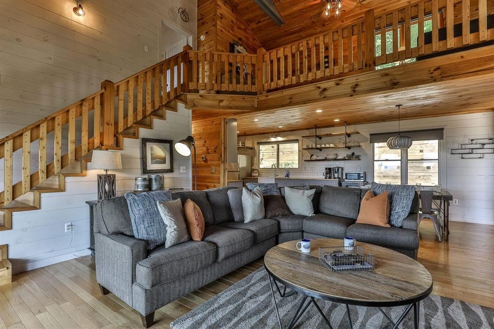 Large Seating Area For Everyone 