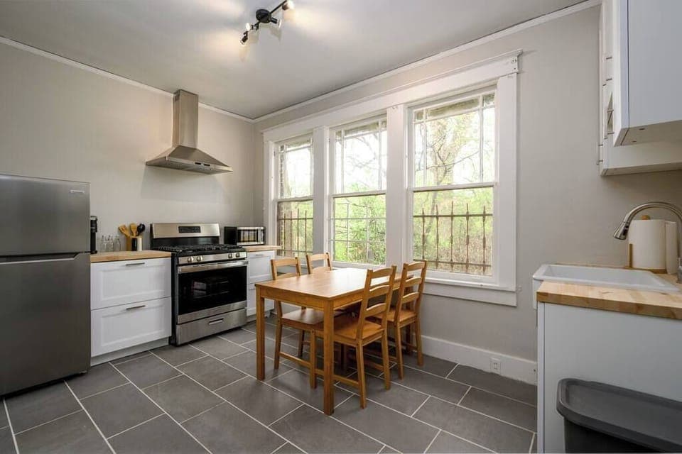 Kitchen/Dining