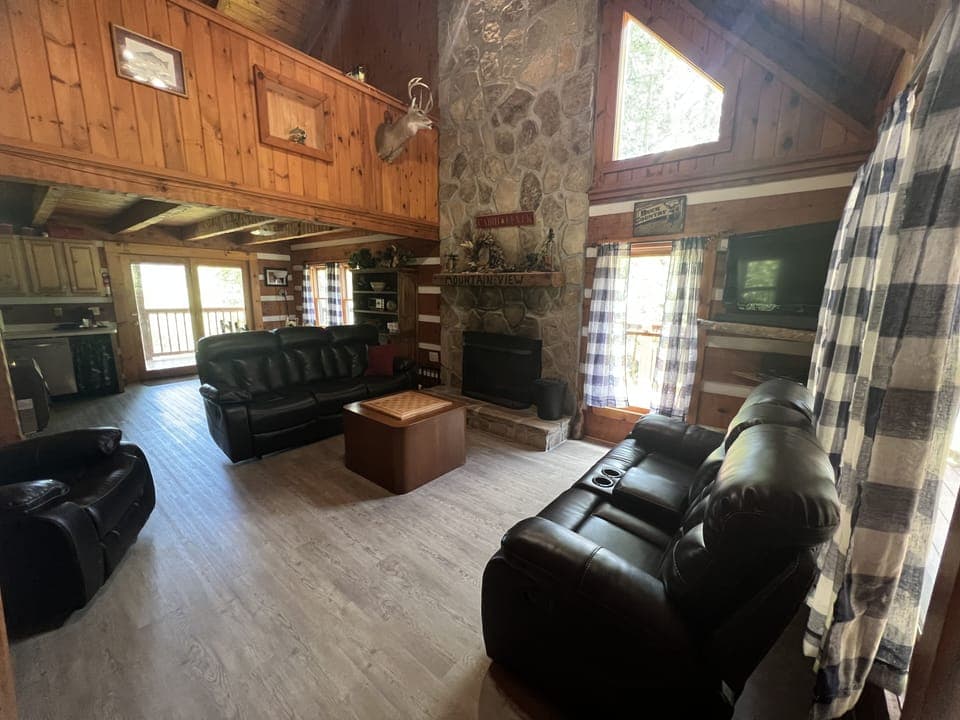 Smart TV, fireplace, DVD player
