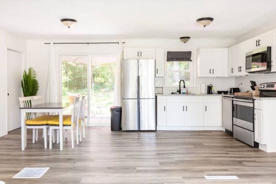 Chick, Modern and Clean Style Kitchen