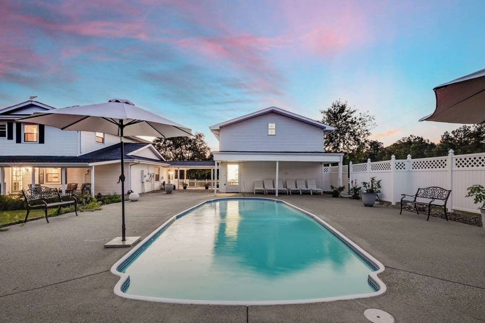 Pool on premises. Hours 7a-9p
