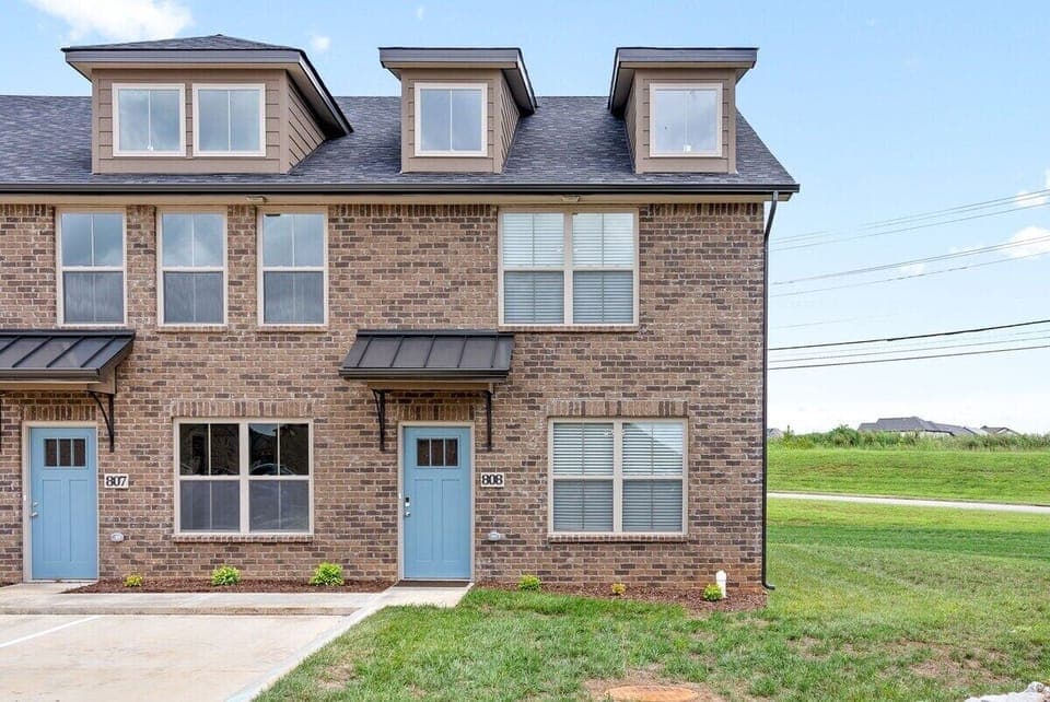 End Unit for Additional Privacy