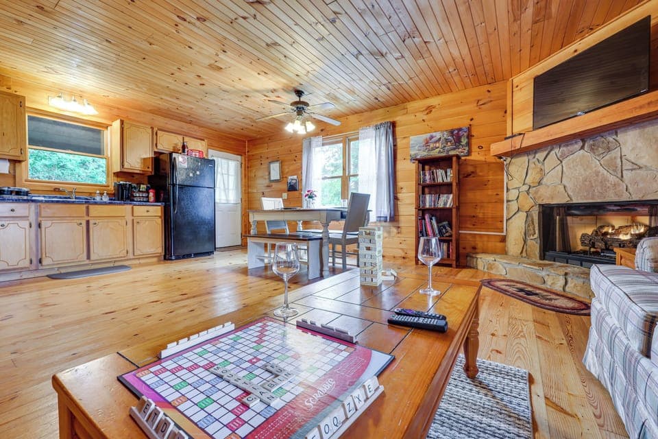 Blairsville Vacation Rental | 2BR | 1BA | 832 Sq Ft | 4 Steps Required to Enter