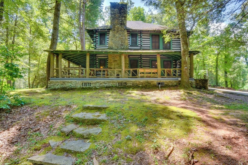 Sunset Vacation Rental | 5BR | 3BA | 2,400 Sq Ft | Stairs Required