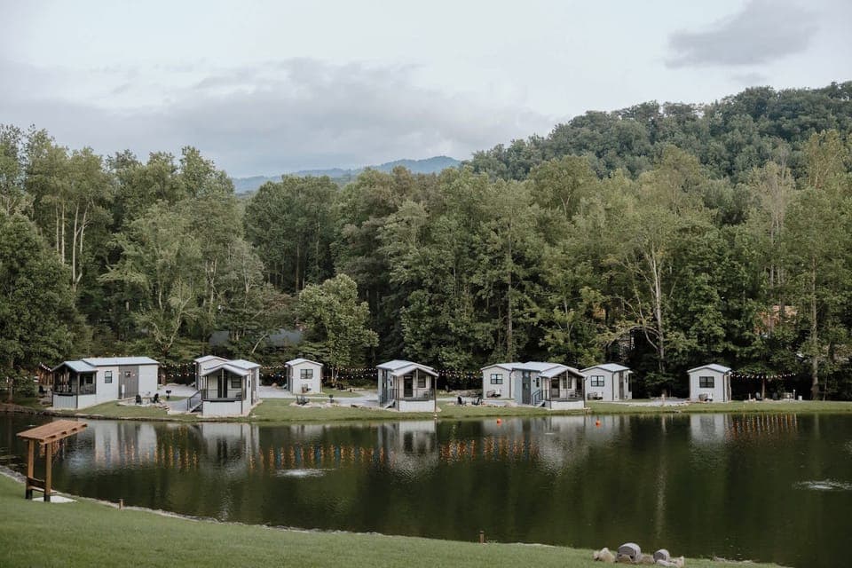 Tiny Cabin Community