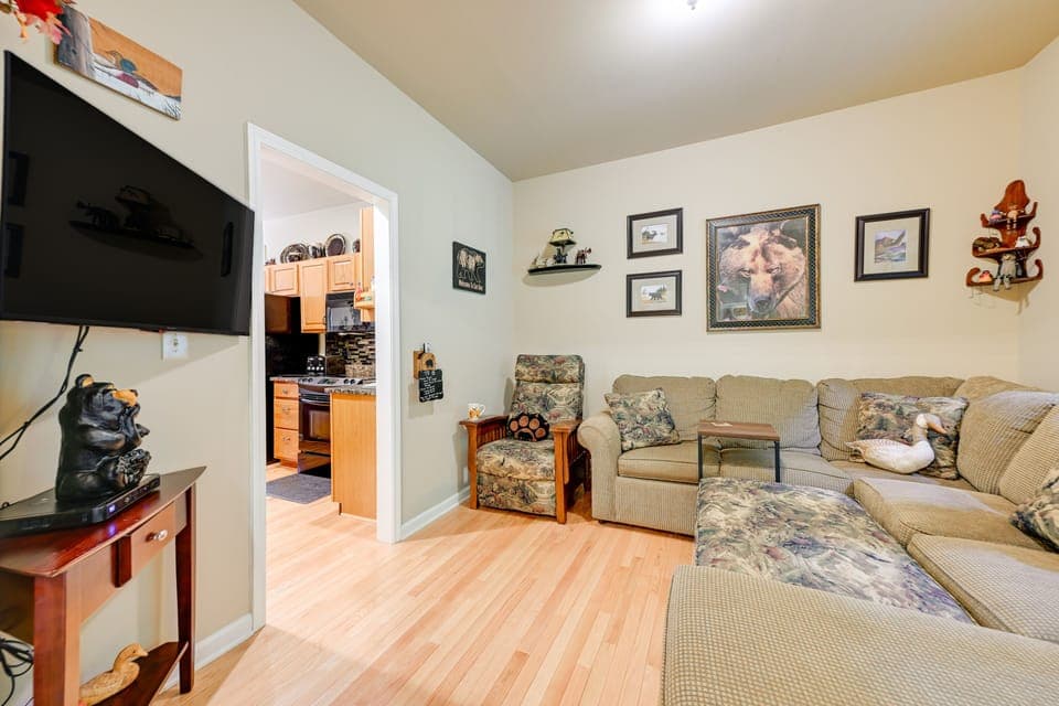 Back Living Room | Smart TV