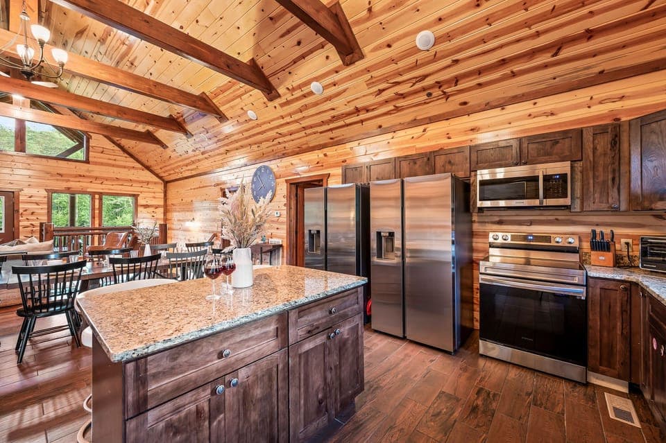 This kitchen is both stylish and functional.