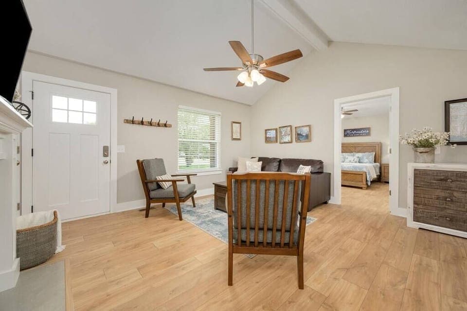 Family Room (1)