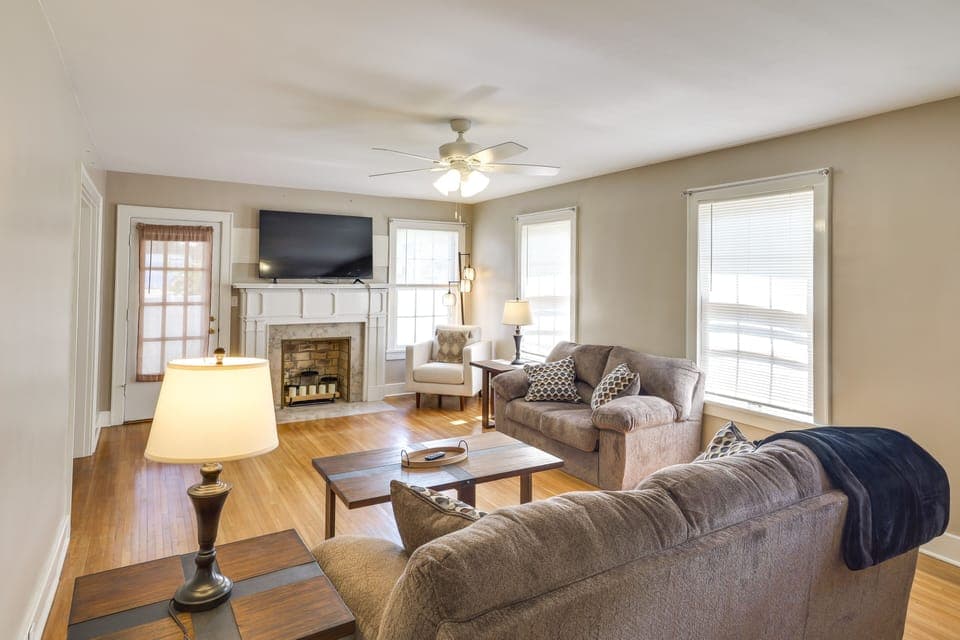 Tullahoma Vacation Rental | 2BR | 1BA | Steps Required | 1,793 Sq Ft