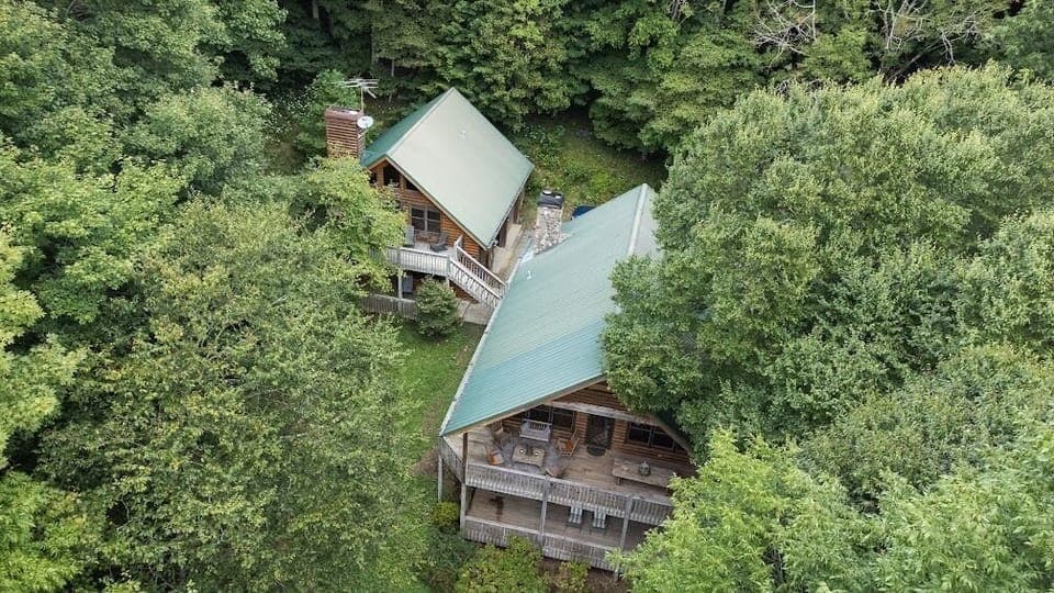 Area view of property 