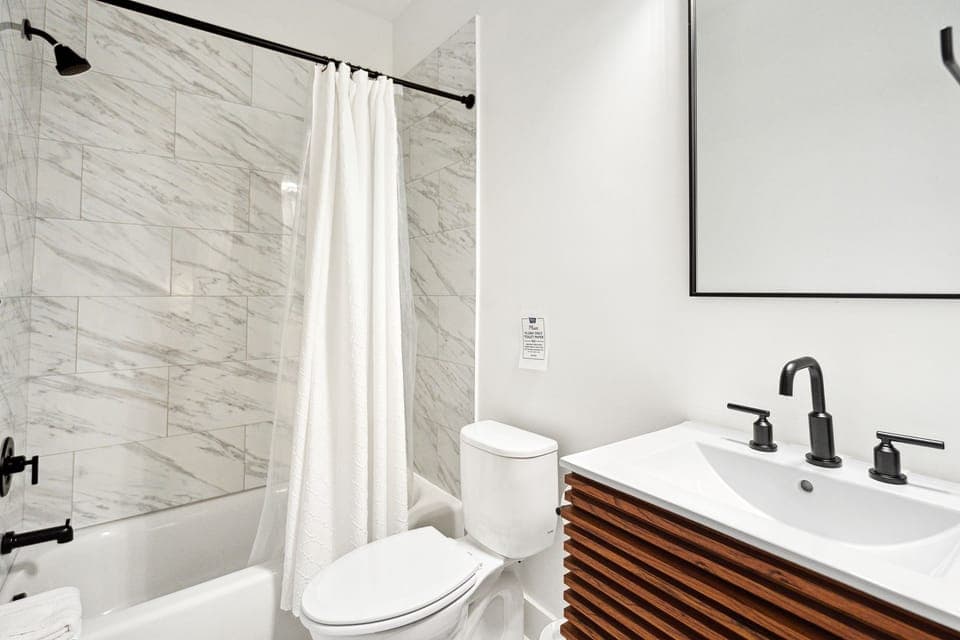 Full Bathroom